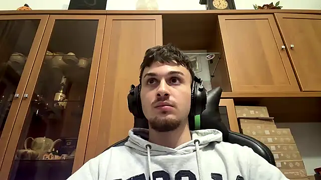 Snapshot of NaplesGuy04 chatting on 10, 1, 2026 NaplesGuy04 online show from 10, 1, 2026