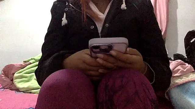 Snapshot of sharonlopez9611 chatting on 12, 11, 2025 sharonlopez9611 online show from 12, 11, 2025