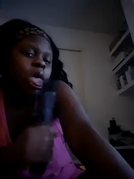 Snapshot of CocoaDoll22 chatting on 11, 11, 2025 CocoaDoll22 online show from 11, 11, 2025