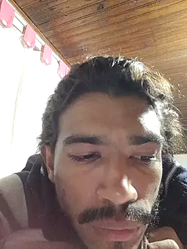 Mineirinho043 online show from 4, 12, 2025