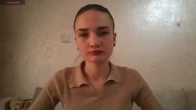 RoyalDessertt online show from 5, 3, 2025