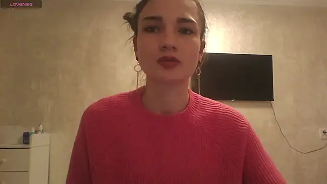 RoyalDessertt online show from 6, 3, 2025