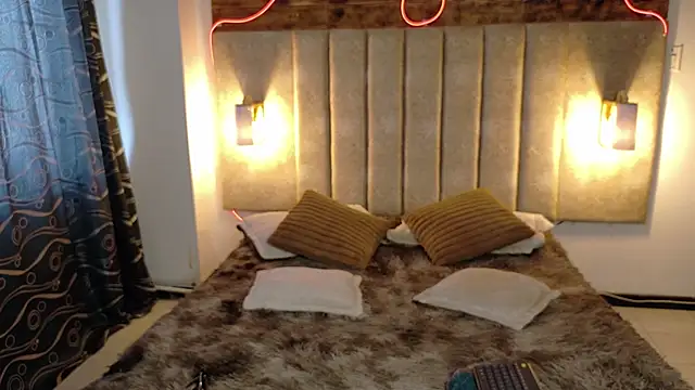 Alektra bryce online show from 24, 9, 2025