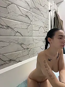 Celine Roxelle online show from 6, 3, 2026