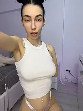 Celine Roxelle online show from 9, 3, 2026