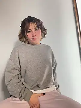 Snapshot of Maggie_Geller chatting on 2, 3, 2025 Maggie Geller online show from 2, 3, 2025
