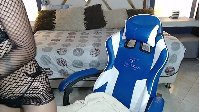 Snapshot of julieta_fn chatting on 15, 3, 2025 julieta fn online show from 15, 3, 2025