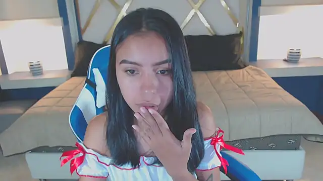 Snapshot of julieta_fn chatting on 3, 10, 2025 julieta fn online show from 3, 10, 2025