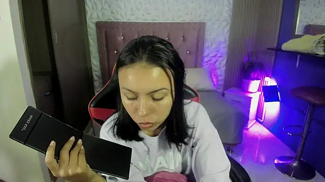 Snapshot of julieta_fn chatting on 16, 7, 2026 julieta fn online show from 16, 7, 2026