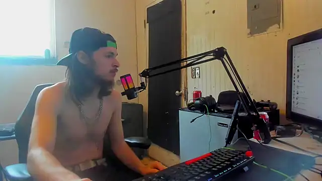 Snapshot of nuttyking2022 chatting on 4, 2, 2025 nuttyking2022 online show from 4, 2, 2025