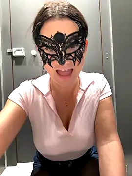 Loveblackzilla online show from 14, 11, 2025