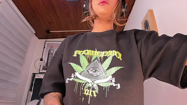 tylla  online show from 12, 1, 2026