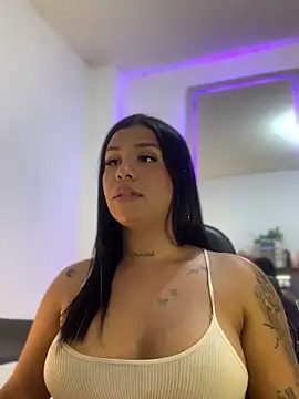 Snapshot of tinalove7 chatting on 4, 12, 2025 tinalove7 online show from 4, 12, 2025