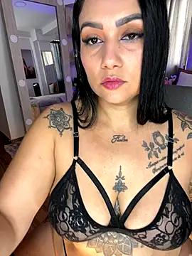 Snapshot of Madissonlove_1 chatting on 11, 11, 2025 Madissonlove 1 online show from 11, 11, 2025