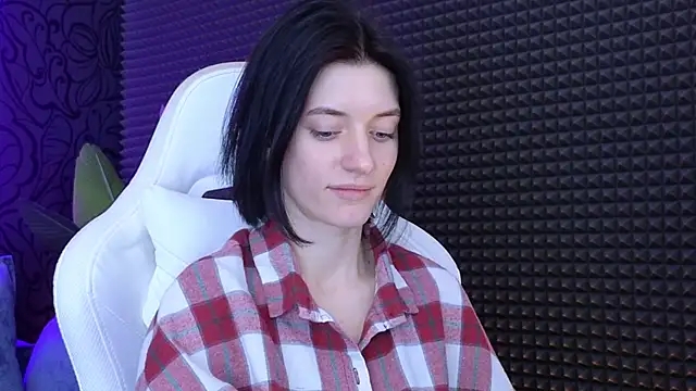 roxy riot  online show from 15, 3, 2025