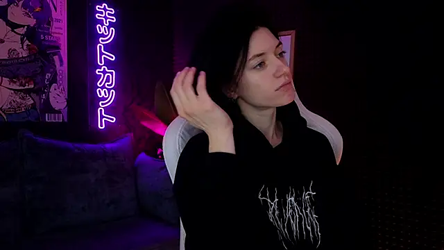 roxy riot  online show from 17, 3, 2025