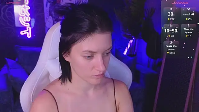 roxy riot  online show from 6, 4, 2026