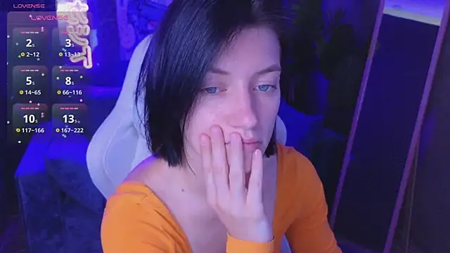 roxy riot  online show from 27, 4, 2026