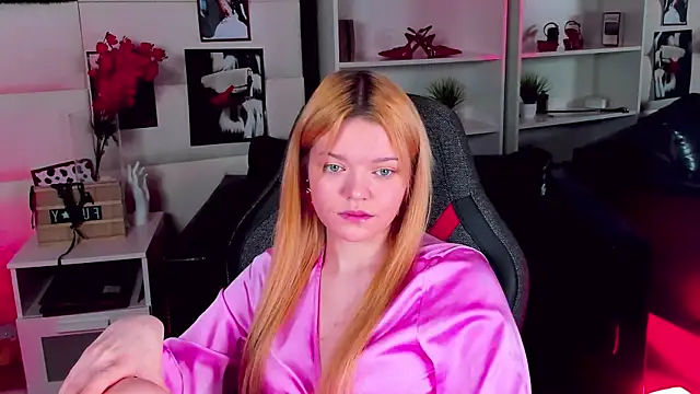 AdeleCartier online show from 28, 2, 2025