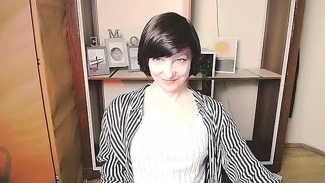 Snapshot of _AngeliaFlow_ chatting on 27, 4, 2026 AngeliaFlow online show from 27, 4, 2026