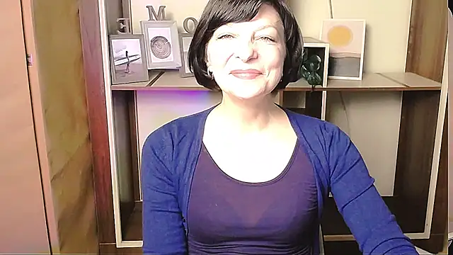 Snapshot of _AngeliaFlow_ chatting on 28, 4, 2026 AngeliaFlow online show from 28, 4, 2026