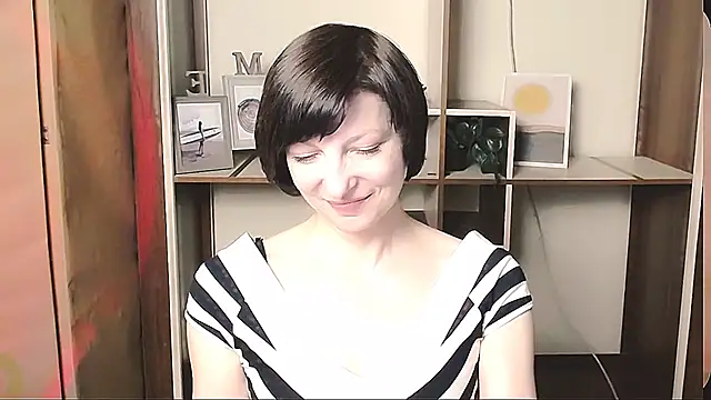 Snapshot of _AngeliaFlow_ chatting on 30, 4, 2026 AngeliaFlow online show from 30, 4, 2026