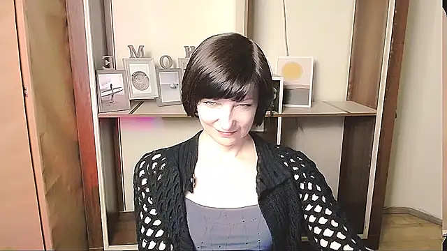 Snapshot of _AngeliaFlow_ chatting on 2, 5, 2026 AngeliaFlow online show from 2, 5, 2026