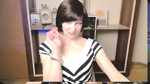 Snapshot of _AngeliaFlow_ chatting on 7, 5, 2026 AngeliaFlow online show from 7, 5, 2026