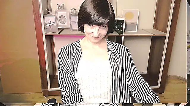 Snapshot of _AngeliaFlow_ chatting on 8, 5, 2026 AngeliaFlow online show from 8, 5, 2026