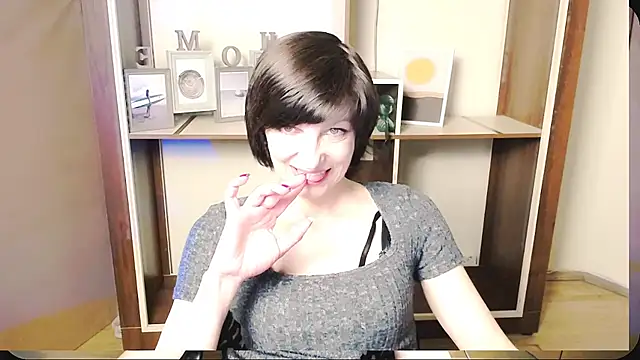 Snapshot of _AngeliaFlow_ chatting on 19, 5, 2026 AngeliaFlow online show from 19, 5, 2026