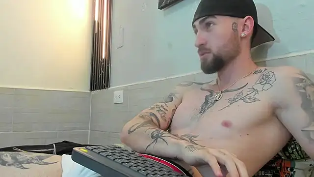 Luke davis01 online show from 11, 2, 2025