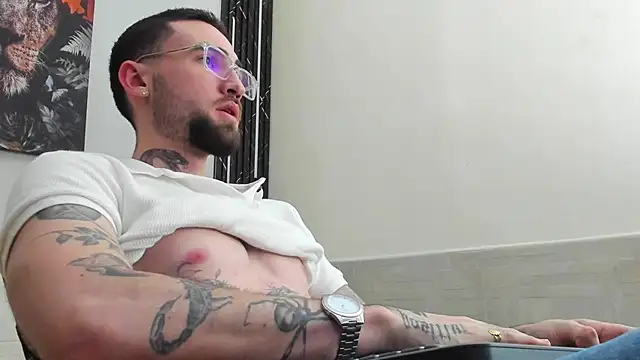 Luke davis01 online show from 12, 2, 2025