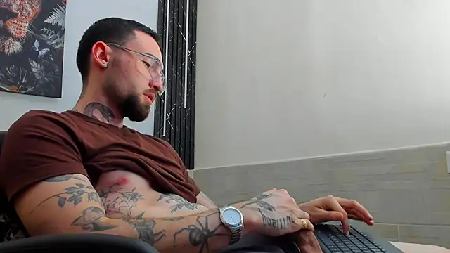 Luke davis01 online show from 15, 2, 2025