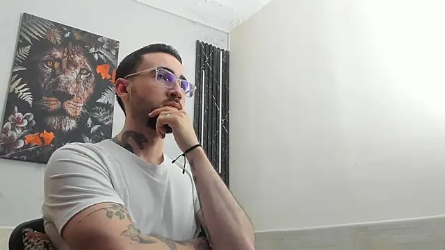 Luke davis01 online show from 19, 2, 2025