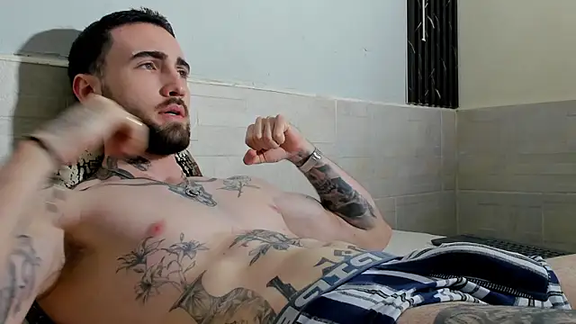 Luke davis01 online show from 21, 2, 2025