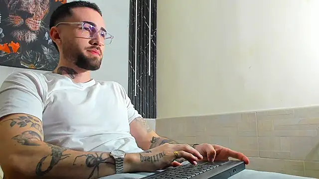 Luke davis01 online show from 22, 2, 2025