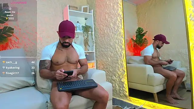 Snapshot of Maofenix chatting on 13, 2, 2025 Maofenix online show from 13, 2, 2025