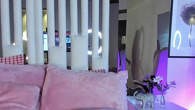 Cloee Rainbow1 online show from 17, 3, 2026