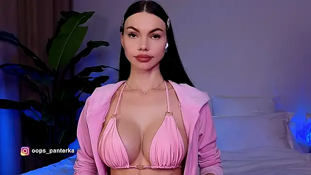 AmyLeeplay online show from 13, 4, 2026