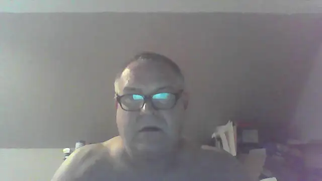 Snapshot of mkestr69 chatting on 5, 8, 2026 mkestr69 online show from 5, 8, 2026