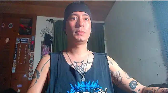 Snapshot of vampireathome chatting on 5, 2, 2025 vampireathome online show from 5, 2, 2025