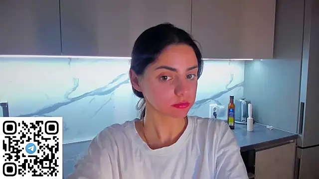 Snapshot of EmiliaZen chatting on 3, 5, 2026 EmiliaZen online show from 3, 5, 2026