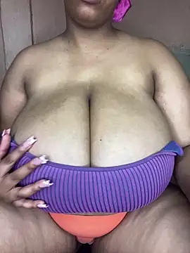 NonoGotBoobies online show from 19, 10, 2025