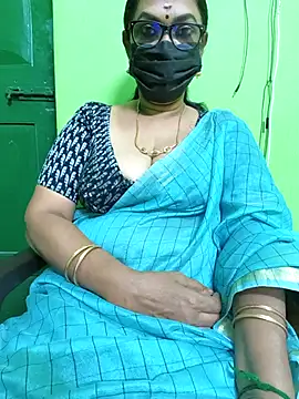 Snapshot of niiveditha chatting on 8, 3, 2025 niiveditha online show from 8, 3, 2025