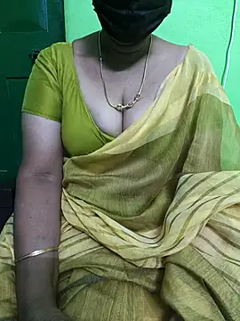 Snapshot of niiveditha chatting on 18, 3, 2025 niiveditha online show from 18, 3, 2025