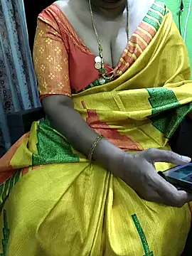 Snapshot of niiveditha chatting on 6, 11, 2025 niiveditha online show from 6, 11, 2025