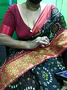 Snapshot of niiveditha chatting on 9, 11, 2025 niiveditha online show from 9, 11, 2025