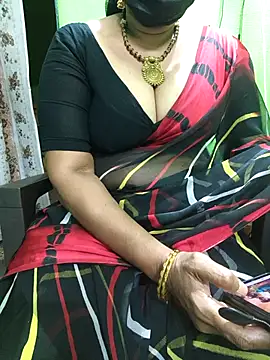 Snapshot of niiveditha chatting on 15, 11, 2025 niiveditha online show from 15, 11, 2025