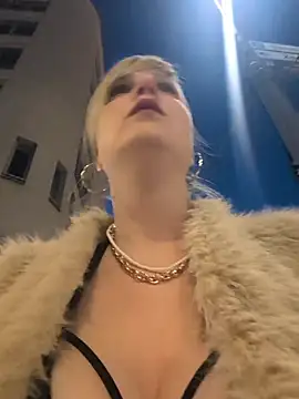 Sexybiene969 online show from 4, 3, 2026