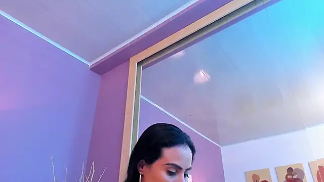 scarlet edwars online show from 18, 2, 2025